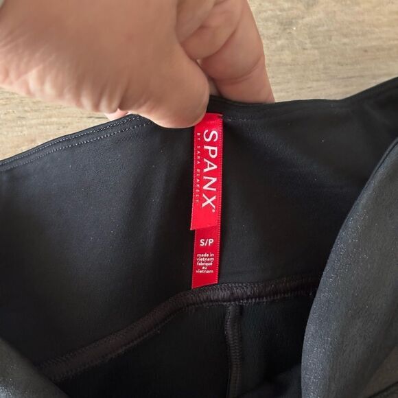 SPANX Faux Leather Leggings Black Small - Picture 4 of 4
